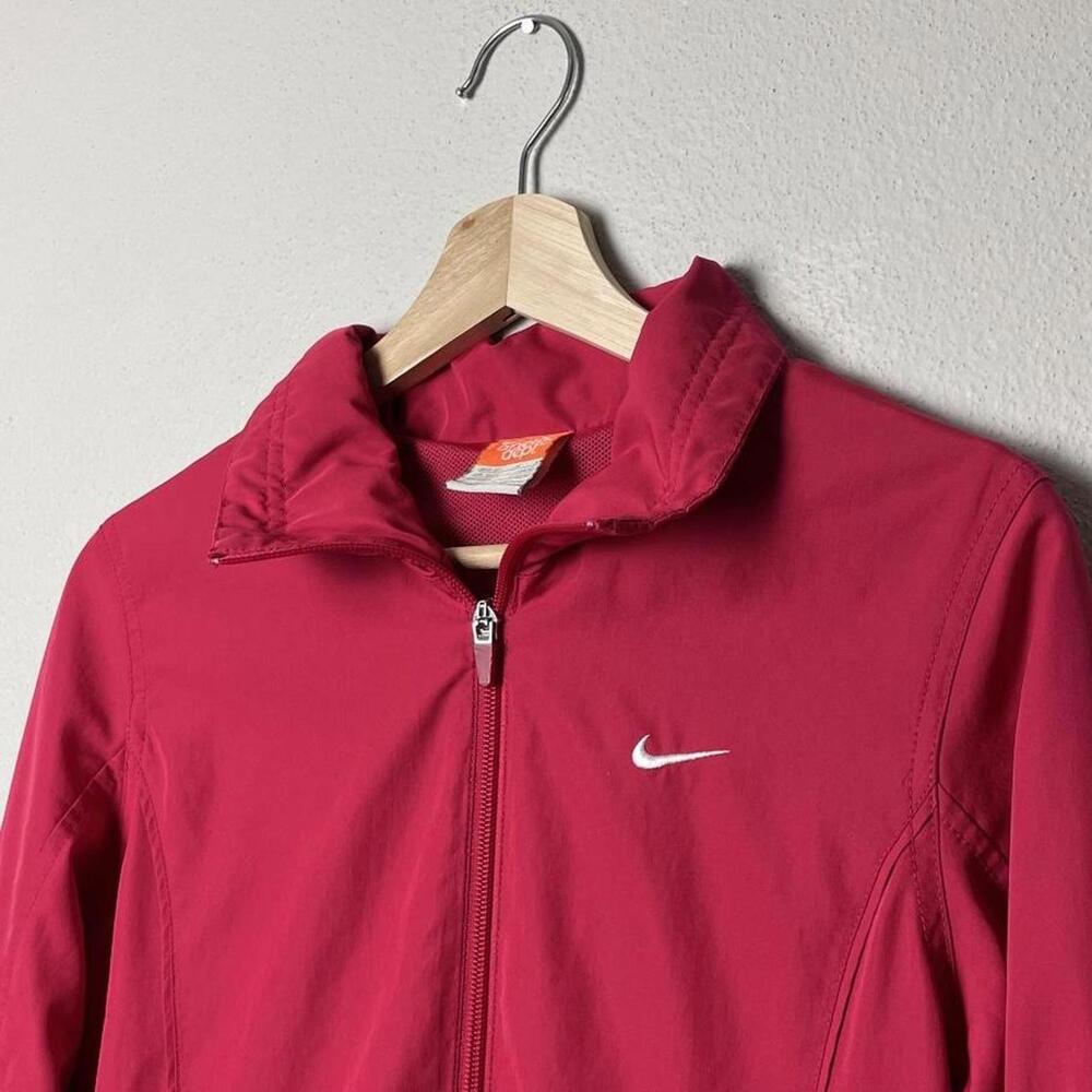 vintage y2k women’s red nike lightweight jacket
